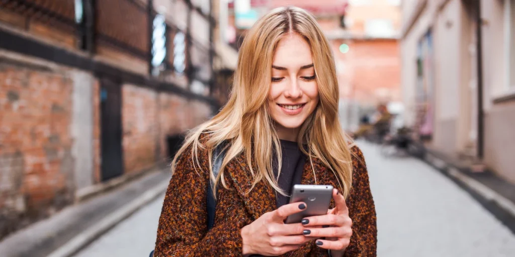 The Benefits of Using a Dating Service If You Are Single